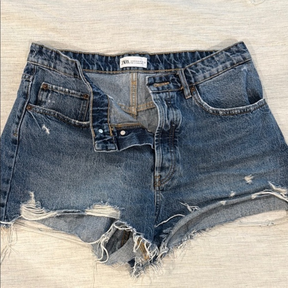 Zara Women's Blue Denim Shorts